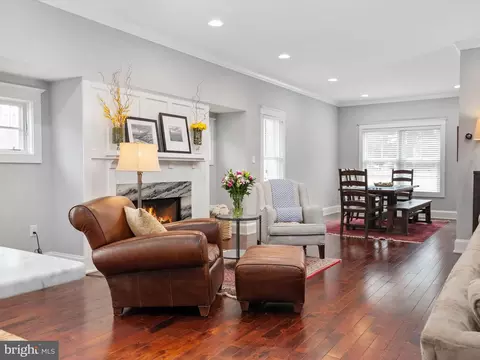 Living - 2979 Valley View Rd, Annapolis, MD 21401 photo 3 of 5