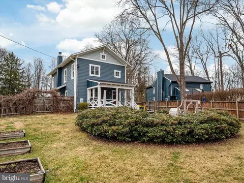 Exterior - 2979 Valley View Rd, Annapolis, MD 21401 photo 8 of 17