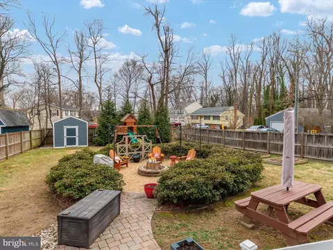 Exterior - 2979 Valley View Rd, Annapolis, MD 21401 photo 3 of 17