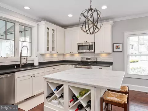 Kitchen - 2979 Valley View Rd, Annapolis, MD 21401 photo 3 of 3