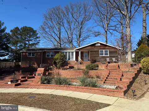 4 Centerhill Ct, Linthicum Heights, MD 21090