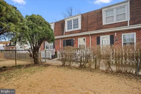 8421 Pioneer Dr, Severn, MD 21144