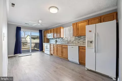 Kitchen - 754 212th St, Pasadena, MD 21122 photo 1 of 2