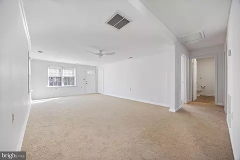 Living - 754 212th St, Pasadena, MD 21122 photo 4 of 6