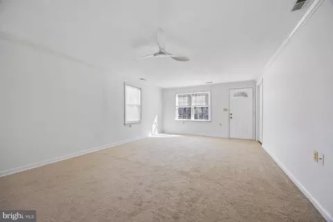 Living - 754 212th St, Pasadena, MD 21122 photo 5 of 6