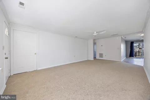 Living - 754 212th St, Pasadena, MD 21122 photo 3 of 6