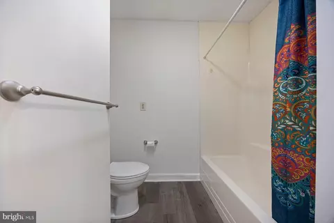 Bath - 754 212th St, Pasadena, MD 21122 photo 1 of 2