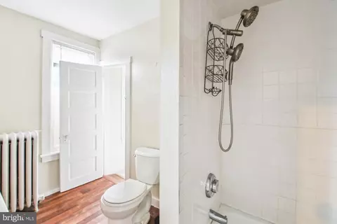 Bath - 263 Hanover St, Annapolis, MD 21401 photo 2 of 2