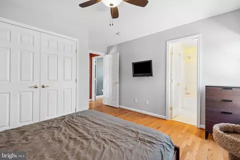 Bedroom - 4906 Lee Blvd, Shady Side, MD 20764 photo 3 of 8