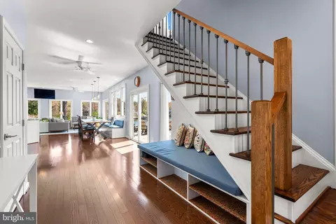 Entry Way - 474 Riverside Dr, Pasadena, MD 21122 photo 1 of 1