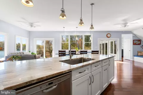 Kitchen - 474 Riverside Dr, Pasadena, MD 21122 photo 1 of 1