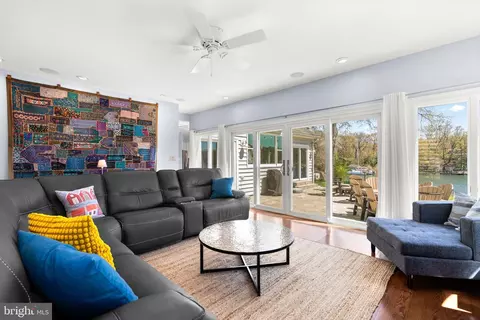 Living - 474 Riverside Dr, Pasadena, MD 21122 photo 2 of 2