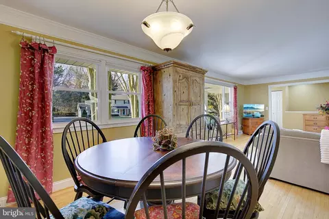 Dining - 1033 Ulmstead Cir, Arnold, MD 21012 photo 1 of 2