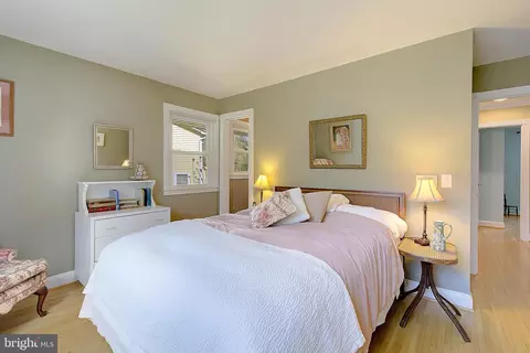 Bedroom - 1033 Ulmstead Cir, Arnold, MD 21012 photo 2 of 2