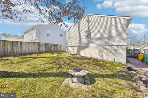 Exterior - 985 10th St, Pasadena, MD 21122 photo 3 of 11