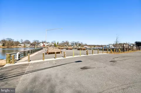 Exterior - 985 10th St, Pasadena, MD 21122 photo 5 of 11