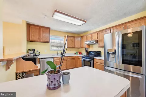 Kitchen - 985 10th St, Pasadena, MD 21122 photo 4 of 5