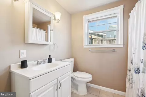 Bath - 985 10th St, Pasadena, MD 21122 photo 3 of 3