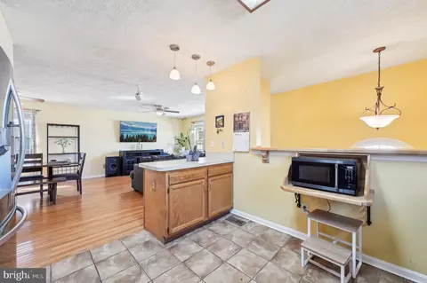 Kitchen - 985 10th St, Pasadena, MD 21122 photo 1 of 5