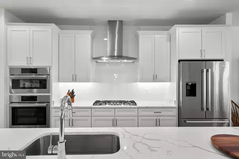 Kitchen - 286 Alluvium Dr, Laurel, MD 20724 photo 4 of 4