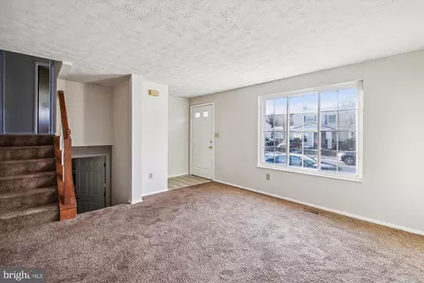 Living - 1474 Gesna Dr, Hanover, MD 21076 photo 2 of 5