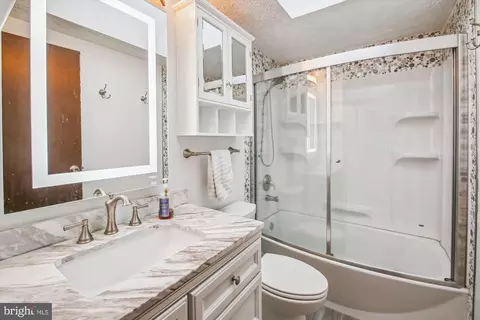 Bath - 1474 Gesna Dr, Hanover, MD 21076 photo 2 of 2