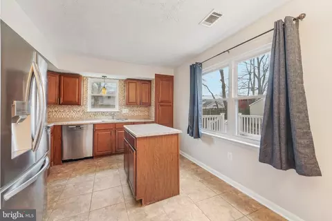 3477 Old Crown Dr, Pasadena, MD 21122 photo 13