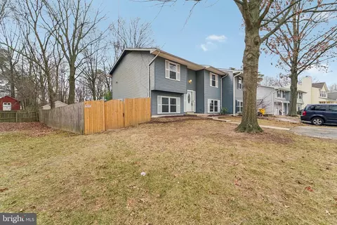 3477 Old Crown Dr, Pasadena, MD 21122 photo 2