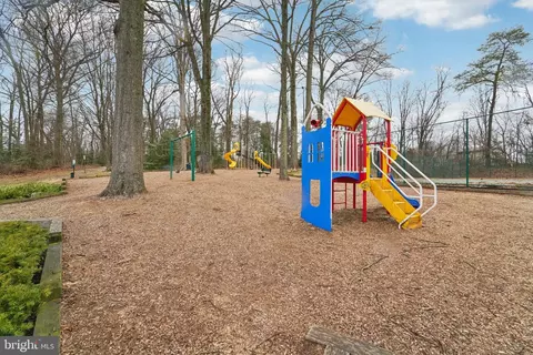 3477 Old Crown Dr, Pasadena, MD 21122 photo 45