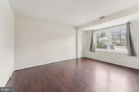 3477 Old Crown Dr, Pasadena, MD 21122 photo 8