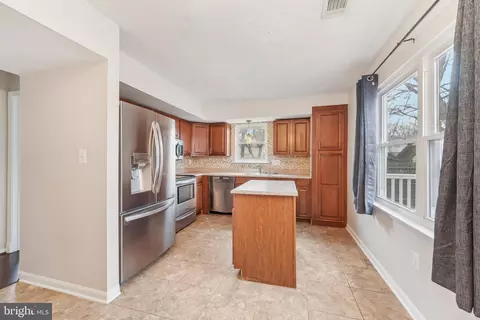 3477 Old Crown Dr, Pasadena, MD 21122 photo 12