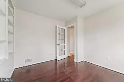 3477 Old Crown Dr, Pasadena, MD 21122 photo 9