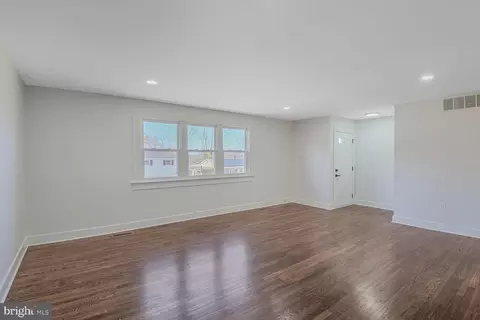 Living - 3354 Wye Mls S, Laurel, MD 20724 photo 2 of 2
