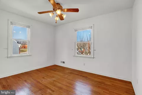 319 6th Ave, Baltimore, MD 21225 photo 4