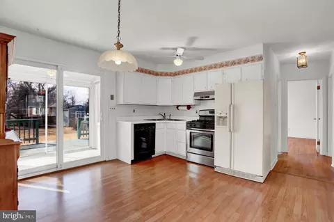319 6th Ave, Baltimore, MD 21225 photo 7