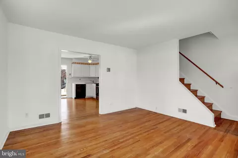 319 6th Ave, Baltimore, MD 21225 photo 6