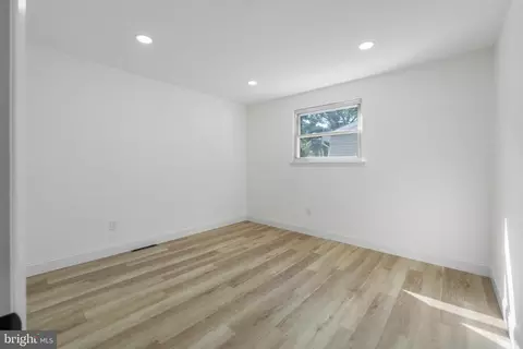 Entry Way - 205 Catalfa Ave, Pasadena, MD 21122 photo 9 of 9