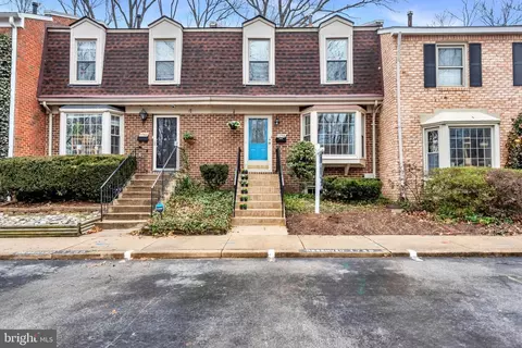 1758 Albermarle Dr, Crofton, MD 21114 photo 2