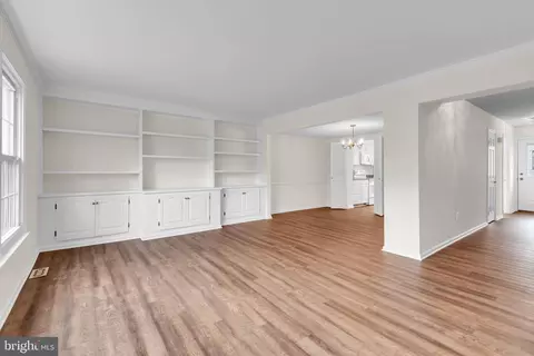 1758 Albermarle Dr, Crofton, MD 21114 photo 3