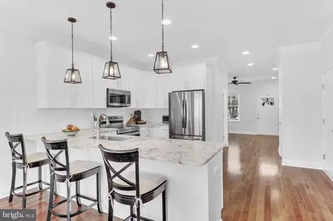 Entry Way - 182 Carroll Rd, Pasadena, MD 21122 photo 5 of 12