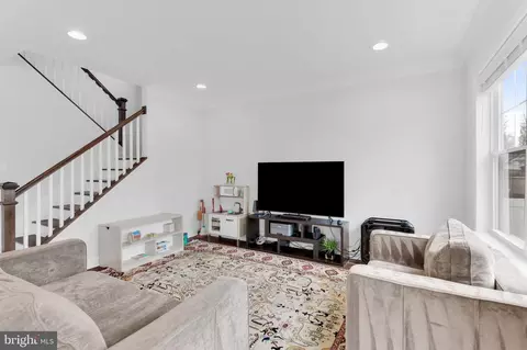 Entry Way - 182 Carroll Rd, Pasadena, MD 21122 photo 7 of 12