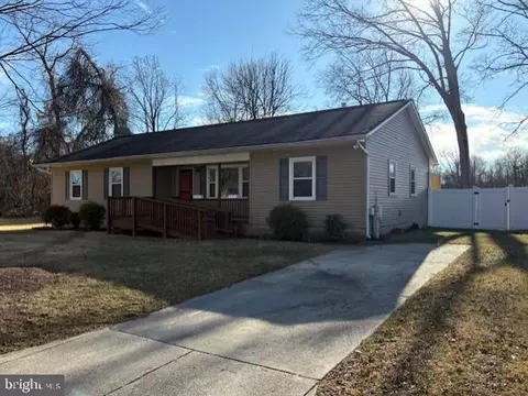 8244 Riviera Dr, Severn, MD 21144