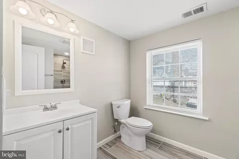 803 202nd St, Pasadena, MD 21122 photo 8