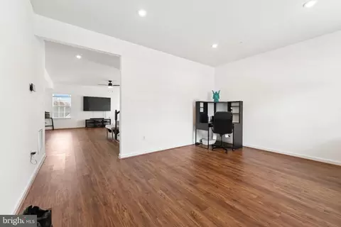 218 E Cedar Hill Ln, Brooklyn, MD 21225 photo 4