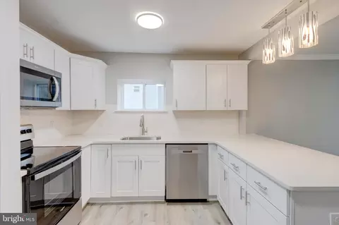 Kitchen - 8149 Hog Neck Rd, Pasadena, MD 21122 photo 2 of 2