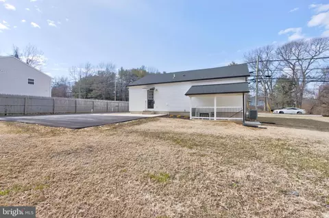 Exterior - 8149 Hog Neck Rd, Pasadena, MD 21122 photo 2 of 4