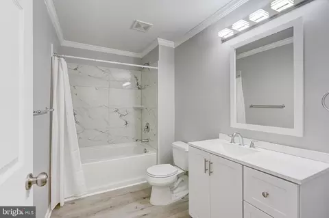 Bath - 8149 Hog Neck Rd, Pasadena, MD 21122 photo 1 of 1
