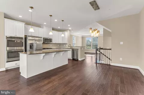 7621 Hamilton Xing, Hanover, MD 21076 photo 9