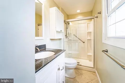 Bath - 1725 Torrington Pl, Crofton, MD 21114 photo 1 of 2