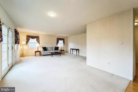 Living - 1725 Torrington Pl, Crofton, MD 21114 photo 2 of 3